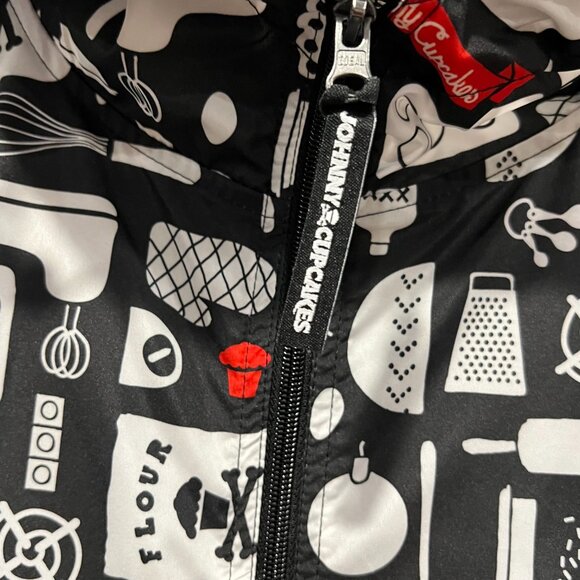 Johnny Cupcakes Packable Hooded Zip Windbreaker, Kitchen Pattern, L - Picture 6 of 10